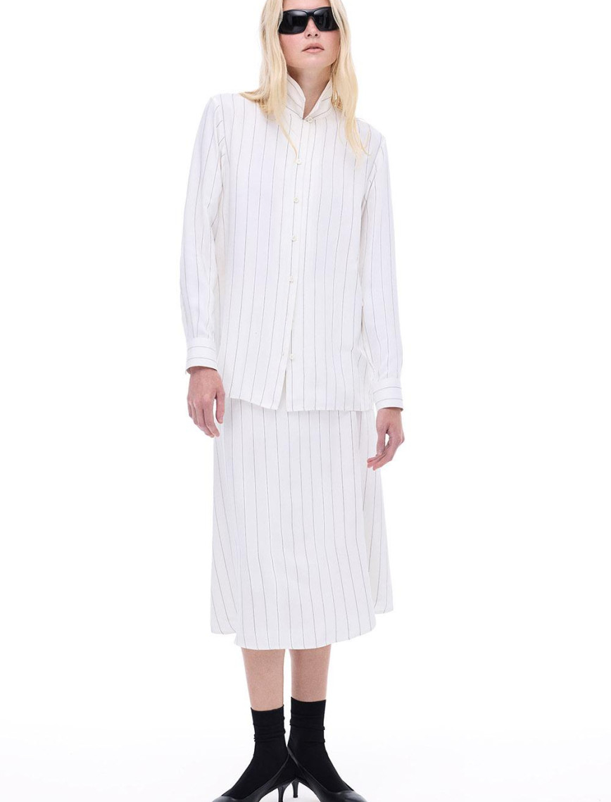 Aponias Rahat Kalıp Çizgili Desen Standart Boy Takma Kol Gömlek Yaka Ekru Gömlek Aponias Rahat Kalıp Çizgili Desen Standart Boy Takma Kol Gömlek Yaka Ekru Gömlek