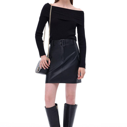 Triko Slim Fit Standart Boy Reglan Kol Kayık Yaka Siyah Bluz Triko Slim Fit Standart Boy Reglan Kol Kayık Yaka Siyah Bluz