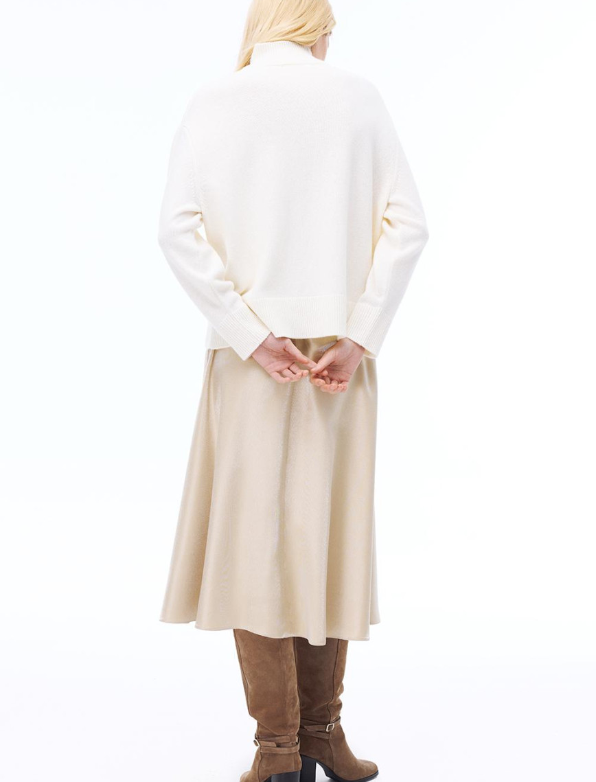 Triko Rahat Kalıp Standart Boy Düşük Kollu Balıkçı Yaka Ekru Kazak Triko Rahat Kalıp Standart Boy Düşük Kollu Balıkçı Yaka Ekru Kazak