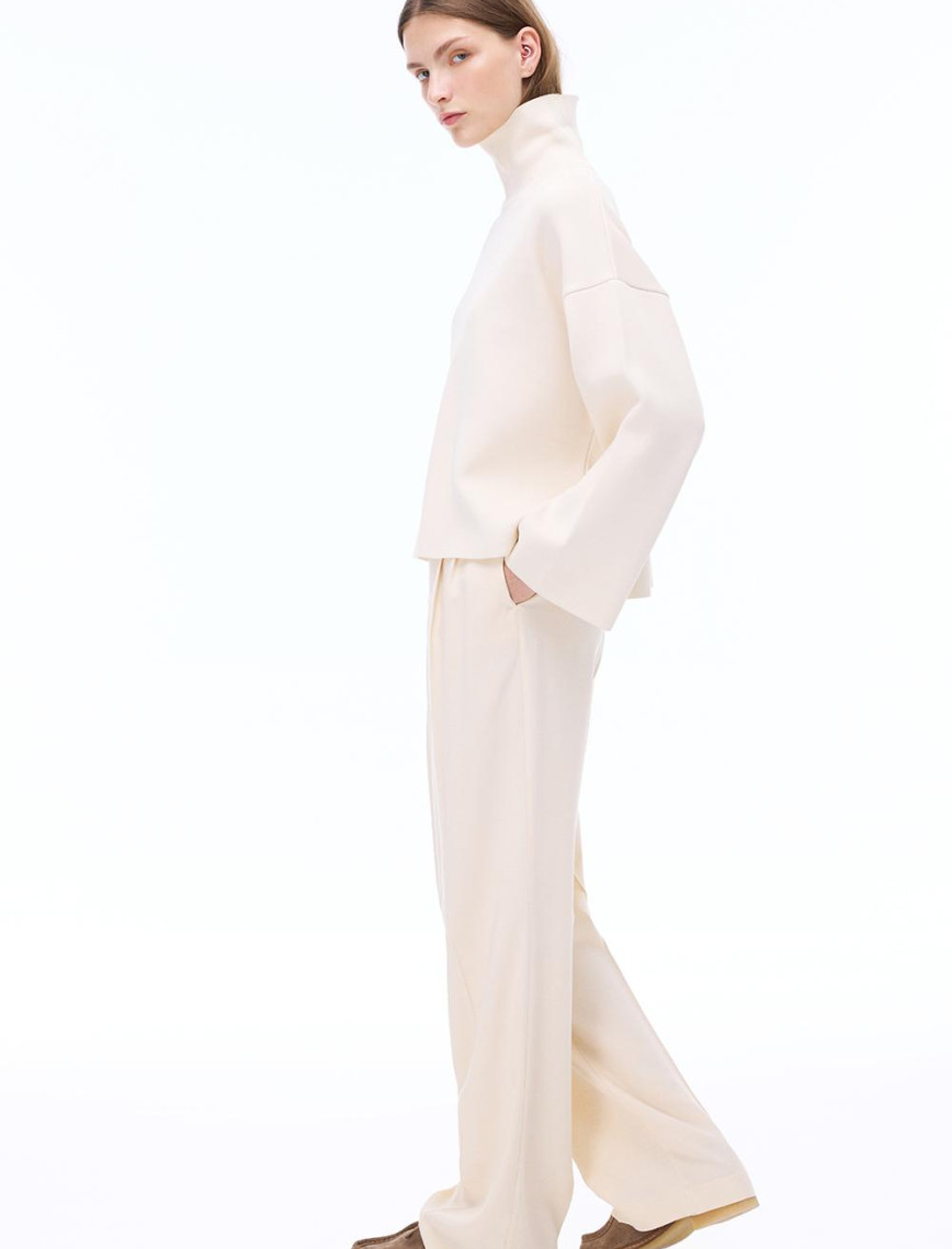 Triko Regular Fit Standart Boy Düşük Kollu Dik Yaka Ekru Kazak Triko Regular Fit Standart Boy Düşük Kollu Dik Yaka Ekru Kazak