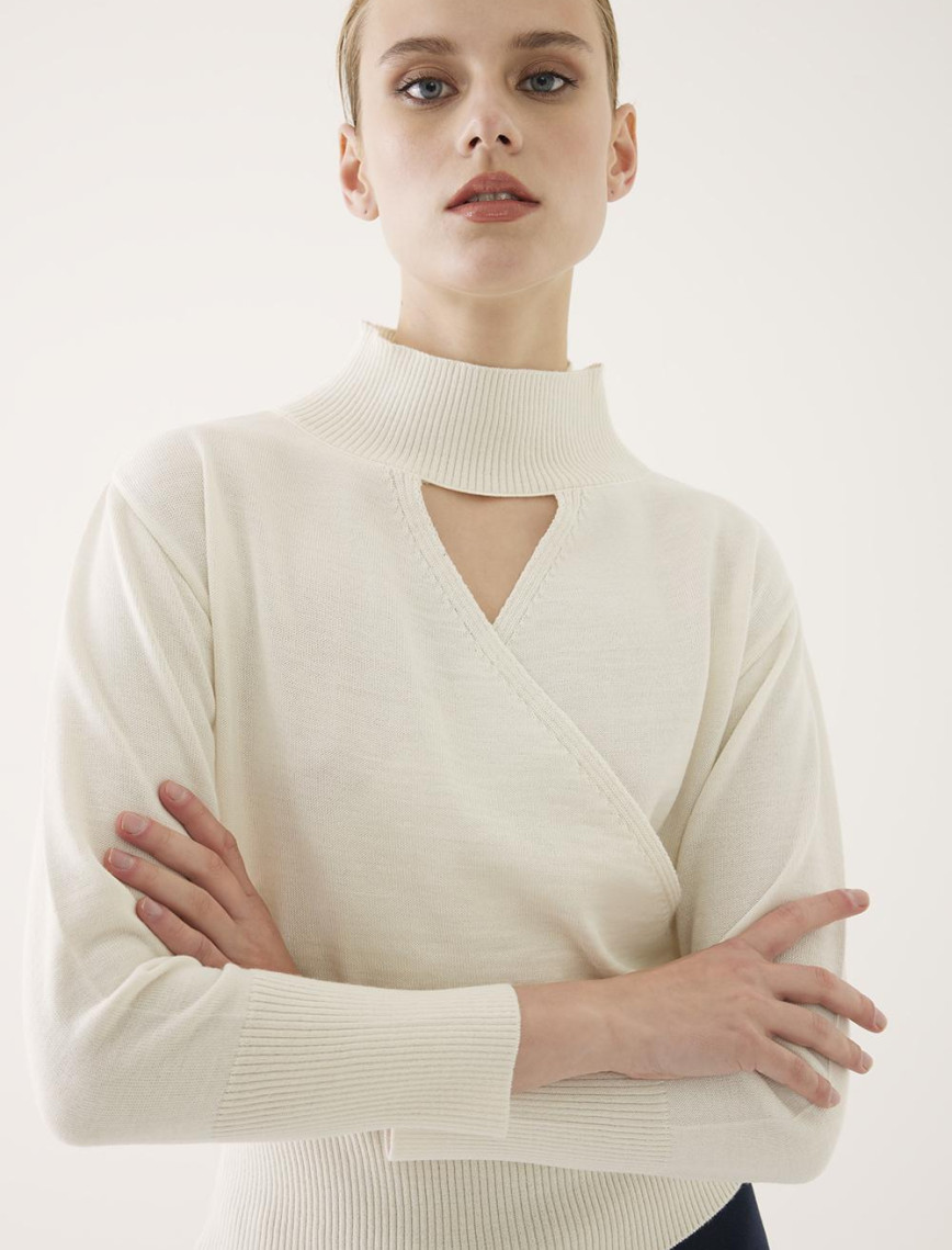 İllas Regular Fit Standart Boy Asimetrik Ekru Renk Kadın Triko Bluz İllas Regular Fit Standart Boy Asimetrik Ekru Renk Kadın Triko Bluz