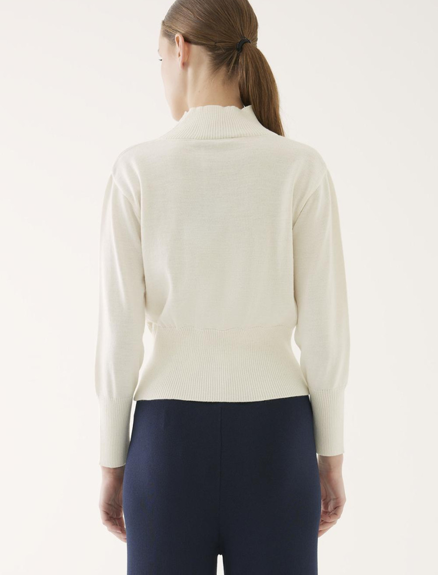 İllas Regular Fit Standart Boy Asimetrik Ekru Renk Kadın Triko Bluz İllas Regular Fit Standart Boy Asimetrik Ekru Renk Kadın Triko Bluz