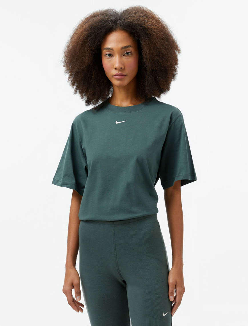 Nike Sportswear Essential Kadın Beyaz T-Shirt Nike Sportswear Essential Kadın Beyaz T-Shirt