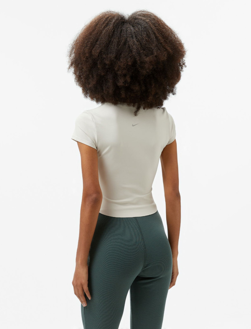 Nike Dri-Fit Zenvy Kadın Krem T-Shirt Nike Dri-Fit Zenvy Kadın Krem T-Shirt