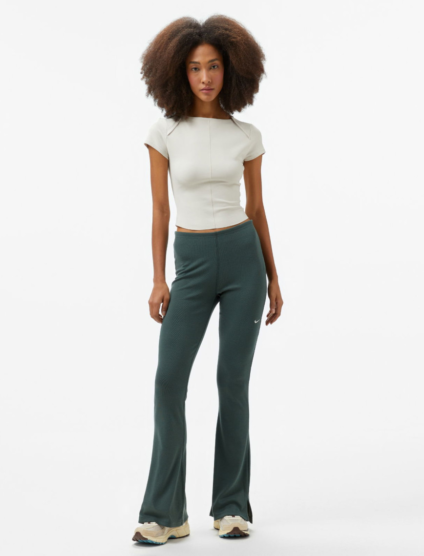 Nike Dri-Fit Zenvy Kadın Krem T-Shirt Nike Dri-Fit Zenvy Kadın Krem T-Shirt