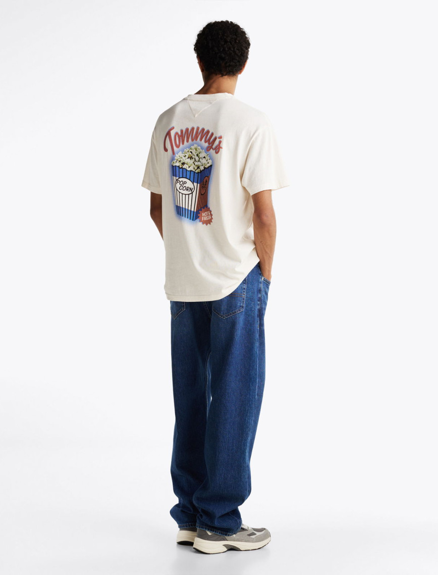 Tommy Jeans Badge Crew Erkek Beyaz T-Shirt Tommy Jeans Badge Crew Erkek Beyaz T-Shirt