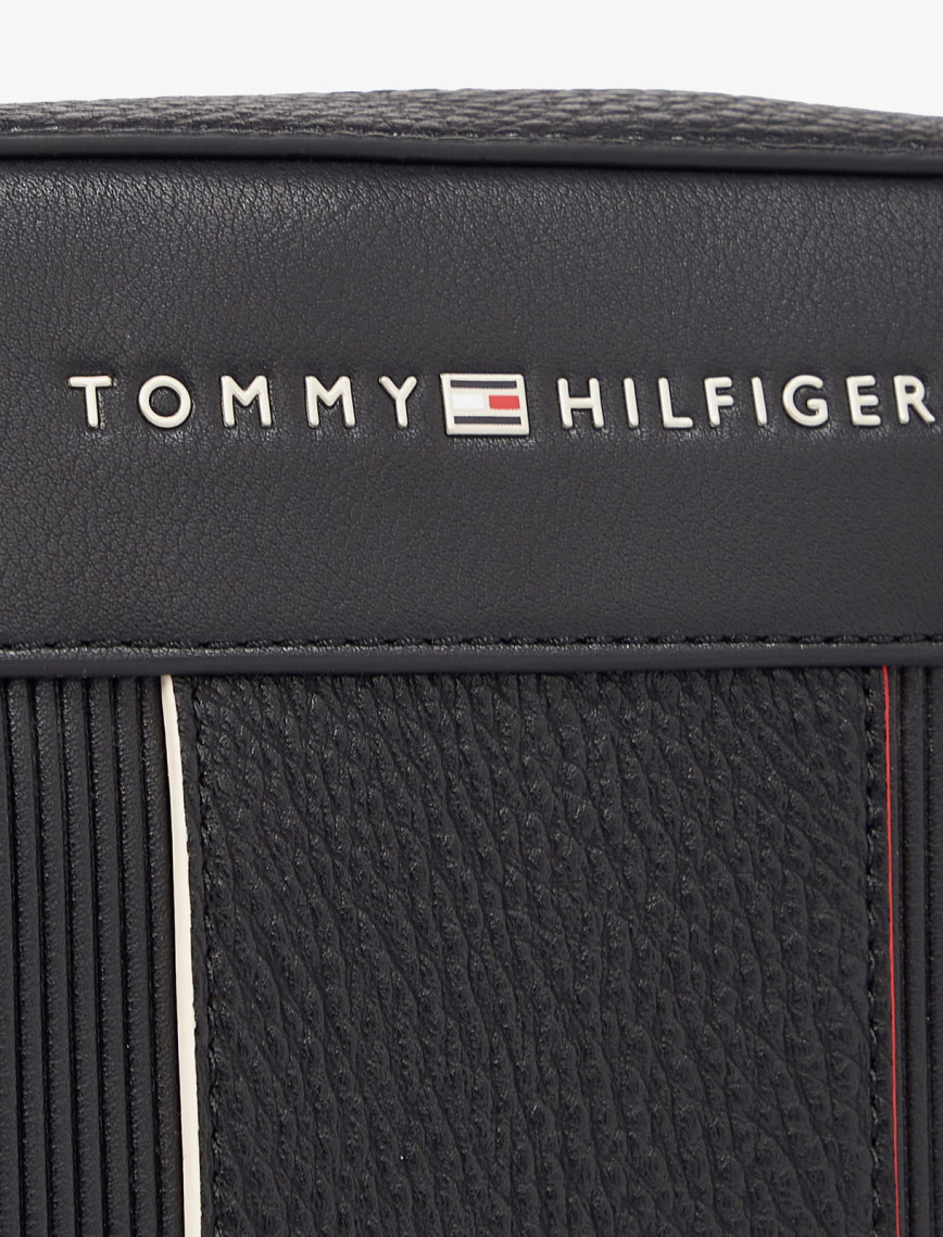 Tommy Hilfiger Foundation Mini Erkek Siyah El Çantası Tommy Hilfiger Foundation Mini Erkek Siyah El Çantası
