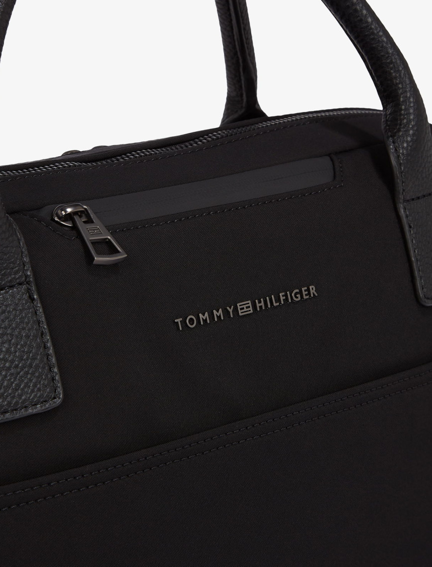 Tommy Hilfiger Nylon Erkek Siyah El Çantası Tommy Hilfiger Nylon Erkek Siyah El Çantası