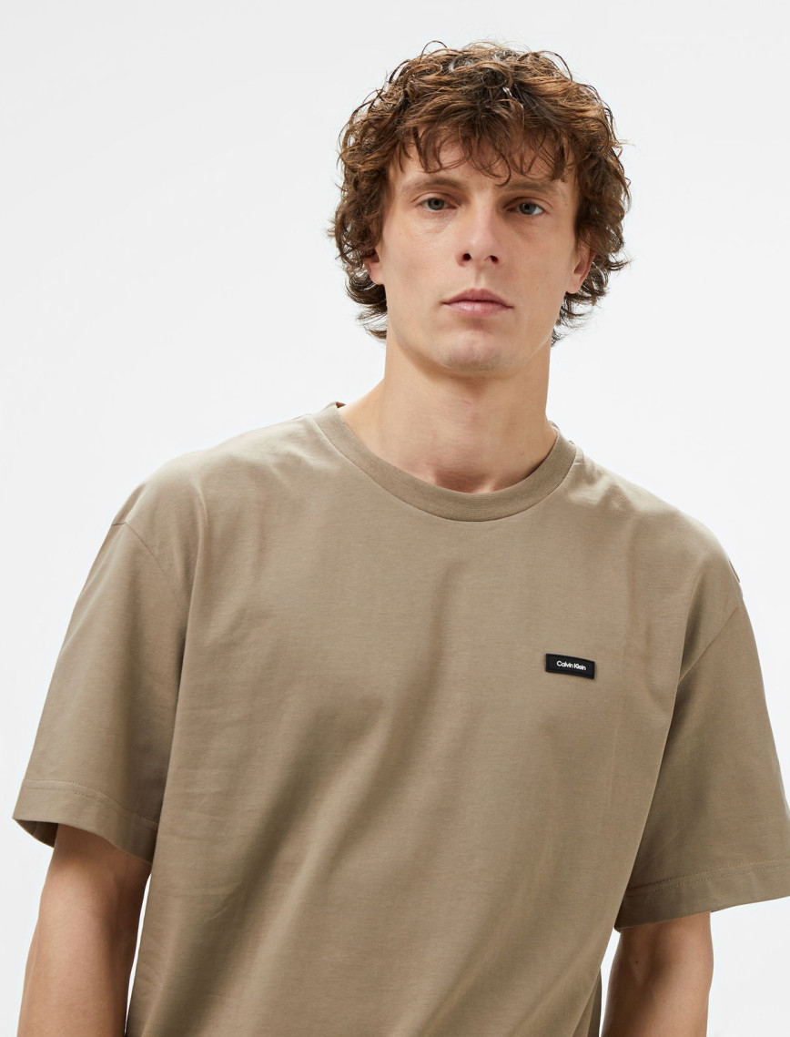 Calvin Klein Cotton Comfort Fit Erkek Bej T-Shirt Calvin Klein Cotton Comfort Fit Erkek Bej T-Shirt