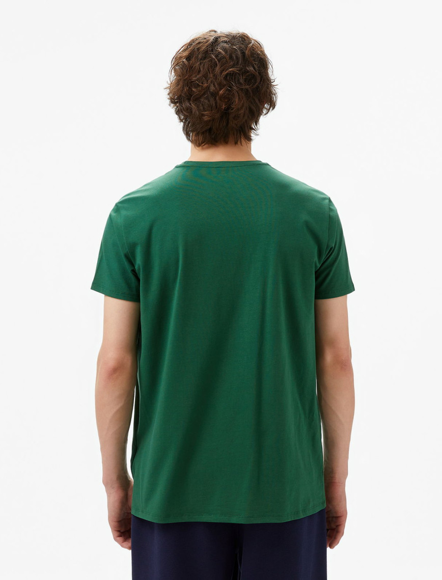 Lacoste Erkek Slim Fit Bisiklet Yaka Koyu Yeşil T-Shirt Lacoste Erkek Slim Fit Bisiklet Yaka Koyu Yeşil T-Shirt