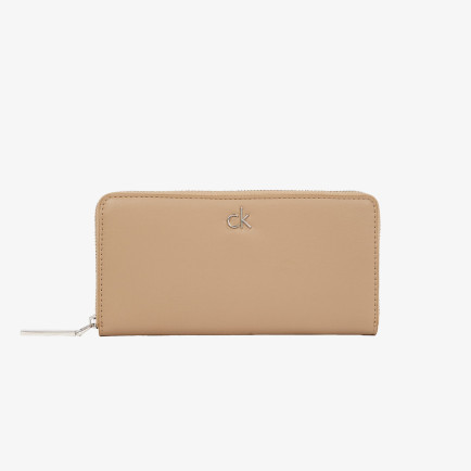 Calvin Klein Daily Large Zip Around Pbl Kadın Bej Cüzdan Calvin Klein Daily Large Zip Around Pbl Kadın Bej Cüzdan