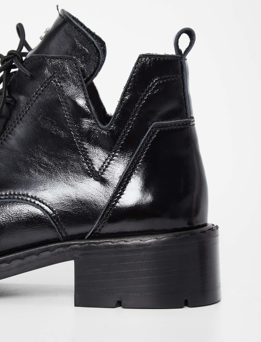 Tamer Tanca Kadın Hakiki Deri Siyah Rugan Casual Bot Tamer Tanca Kadın Hakiki Deri Siyah Rugan Casual Bot