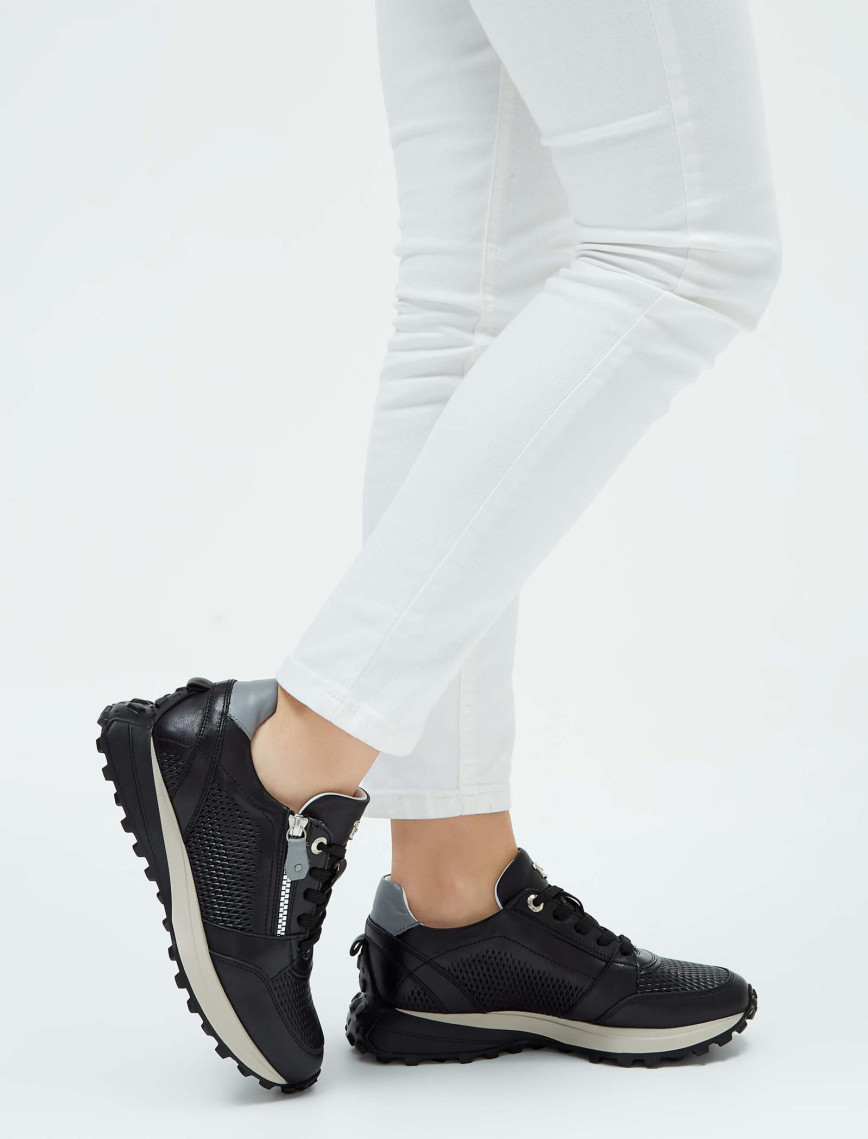 Tamer Tanca Kadın Hakiki Deri Siyah Deri Sneakers & Spor Ayakkabı Tamer Tanca Kadın Hakiki Deri Siyah Deri Sneakers & Spor Ayakkabı