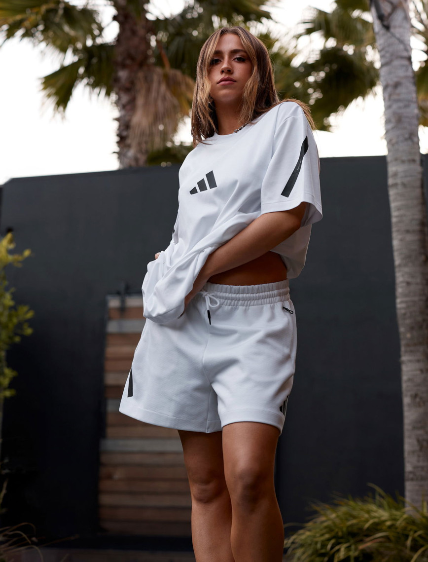 adidas Z.N.E. Kadın Beyaz Günlük T-Shirt