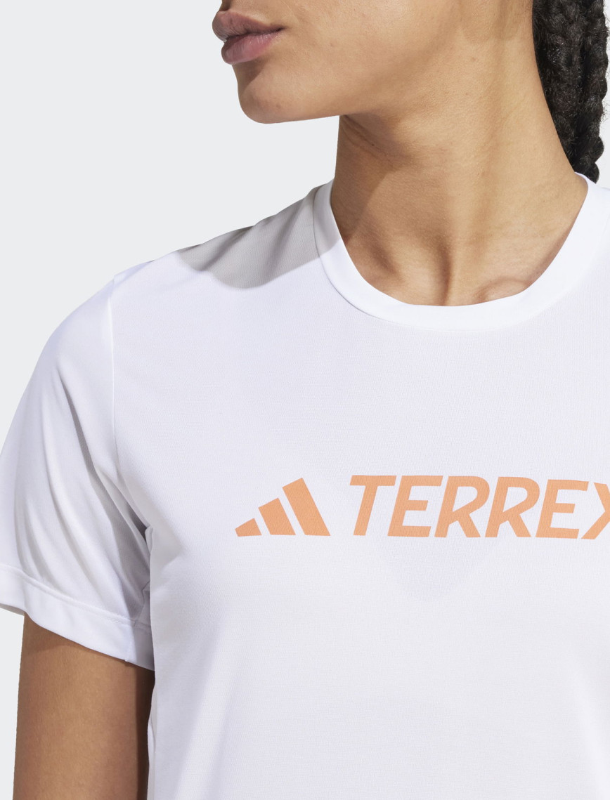 adidas Terrex Multi Endurance Tech Kadın Beyaz Günlük T-Shirt adidas Terrex Multi Endurance Tech Kadın Beyaz Günlük T-Shirt