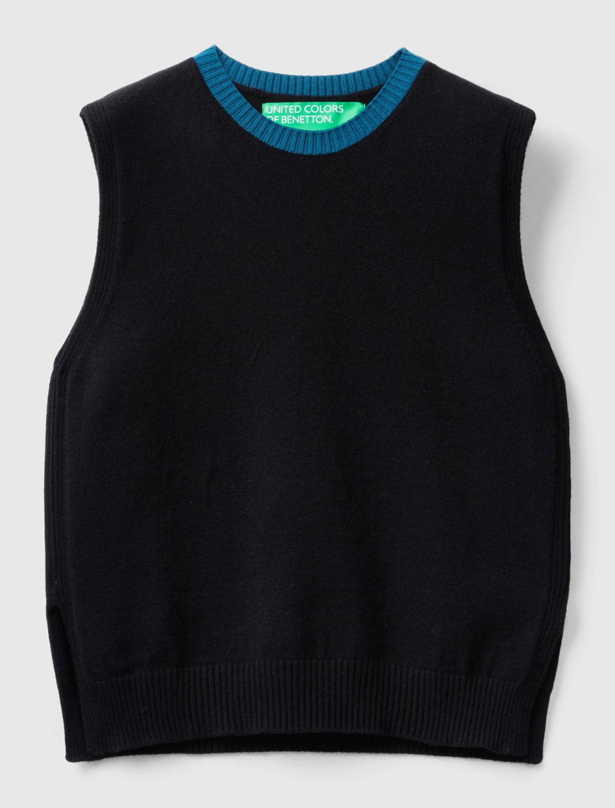 Kadın Siyah Viskoz Karışımlı Yanları Yırtmaçlı Kolsuz Kazak