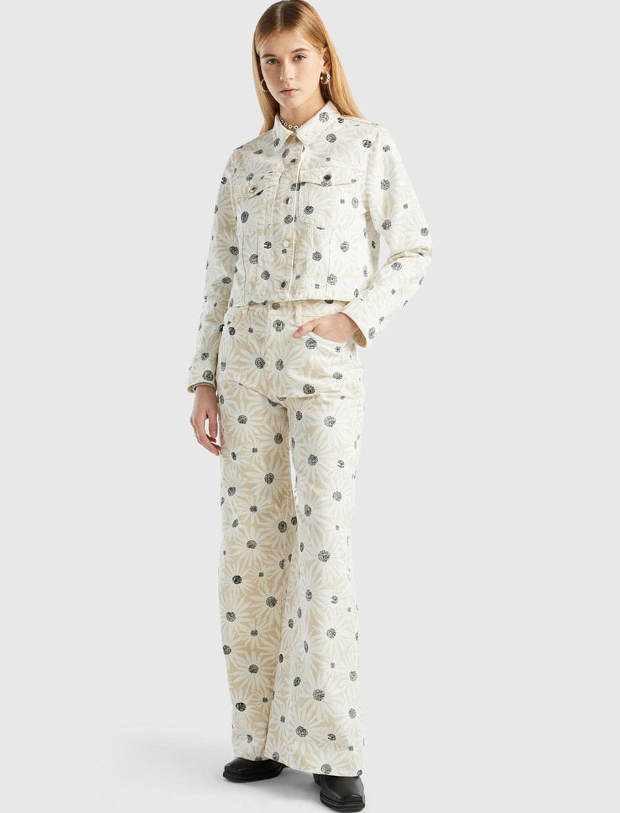 Kadın Krem Çiçek Desenli Denim Ceket Kadın Krem Çiçek Desenli Denim Ceket