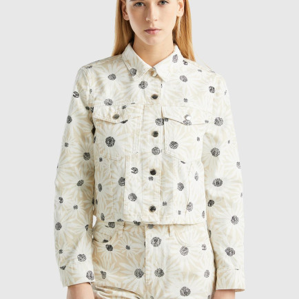 Kadın Krem Çiçek Desenli Denim Ceket Kadın Krem Çiçek Desenli Denim Ceket