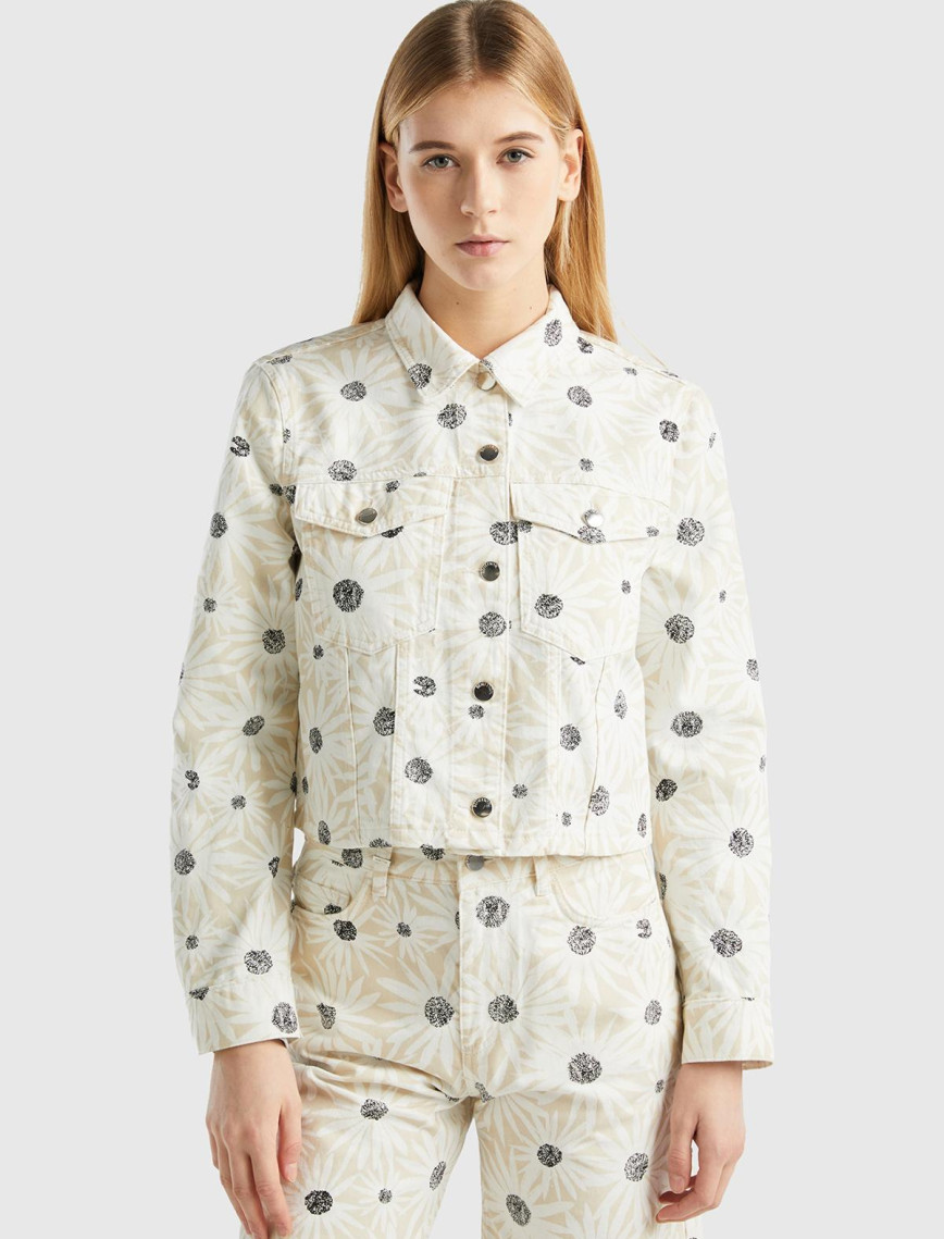 Kadın Krem Çiçek Desenli Denim Ceket Kadın Krem Çiçek Desenli Denim Ceket