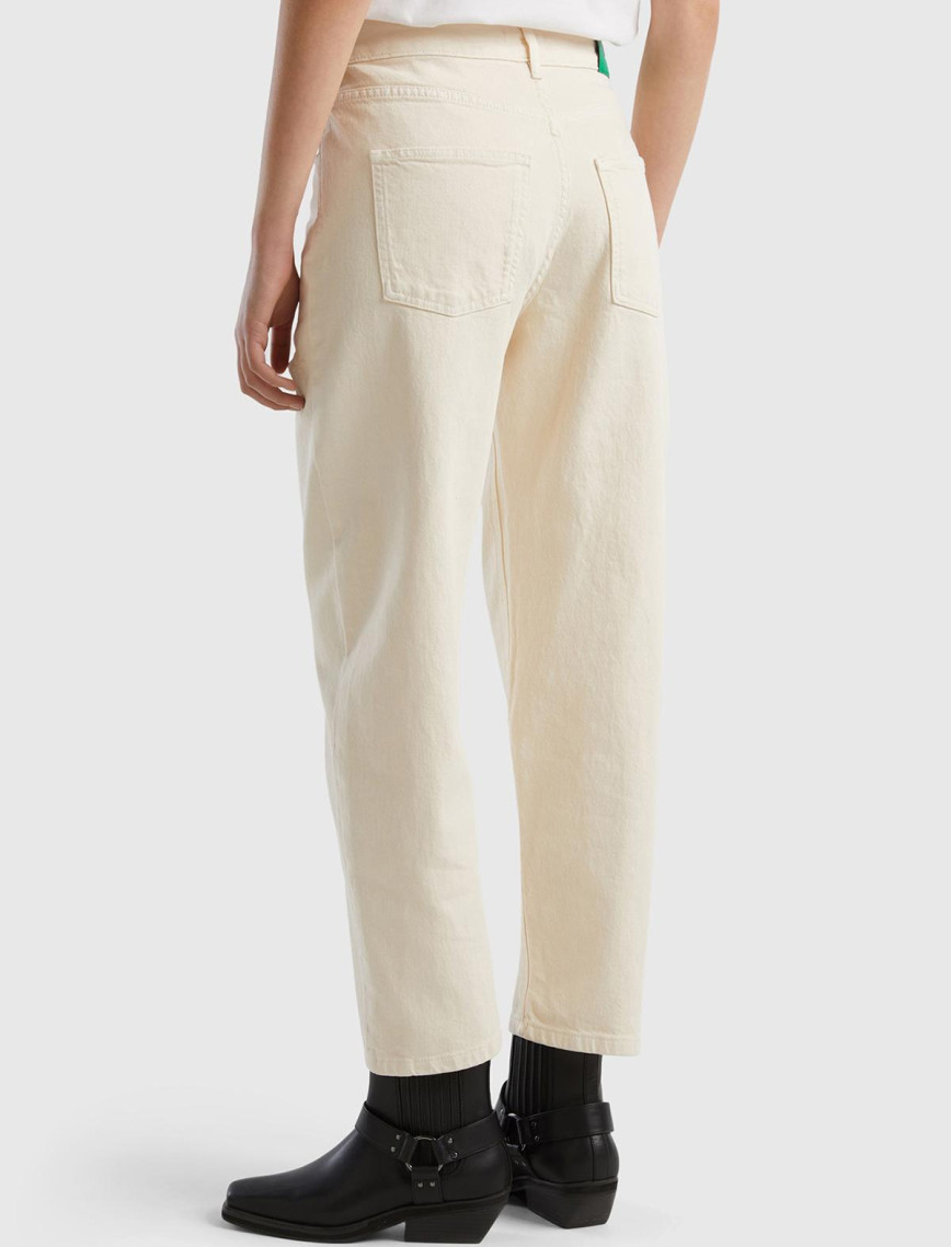 Kadın Krem Esnek Koton Carrot Fit Çiçek İşlemeli Denim Pantolon Kadın Krem Esnek Koton Carrot Fit Çiçek İşlemeli Denim Pantolon