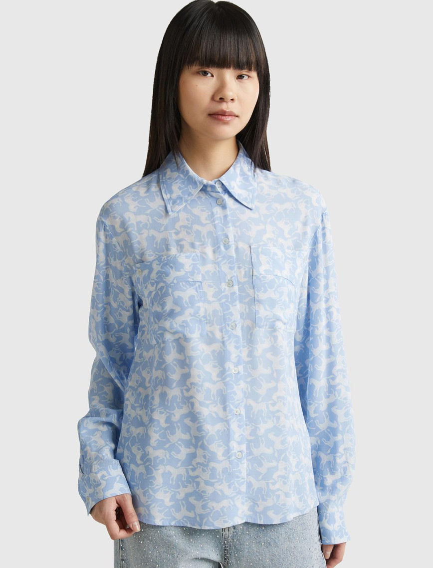 Kadın Açık Mavi Mix %100 Viskoz Yama Cepli ve Tamamı Desenli Uzun Kollu Gömlek Kadın Açık Mavi Mix %100 Viskoz Yama Cepli ve Tamamı Desenli Uzun Kollu Gömlek