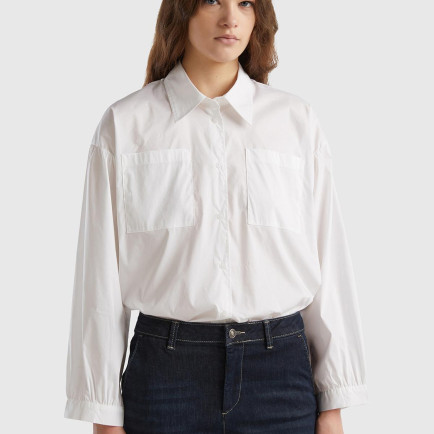 Kadın Beyaz Streç Pamuklu İki Cepli Geniş Kesim Gömlek