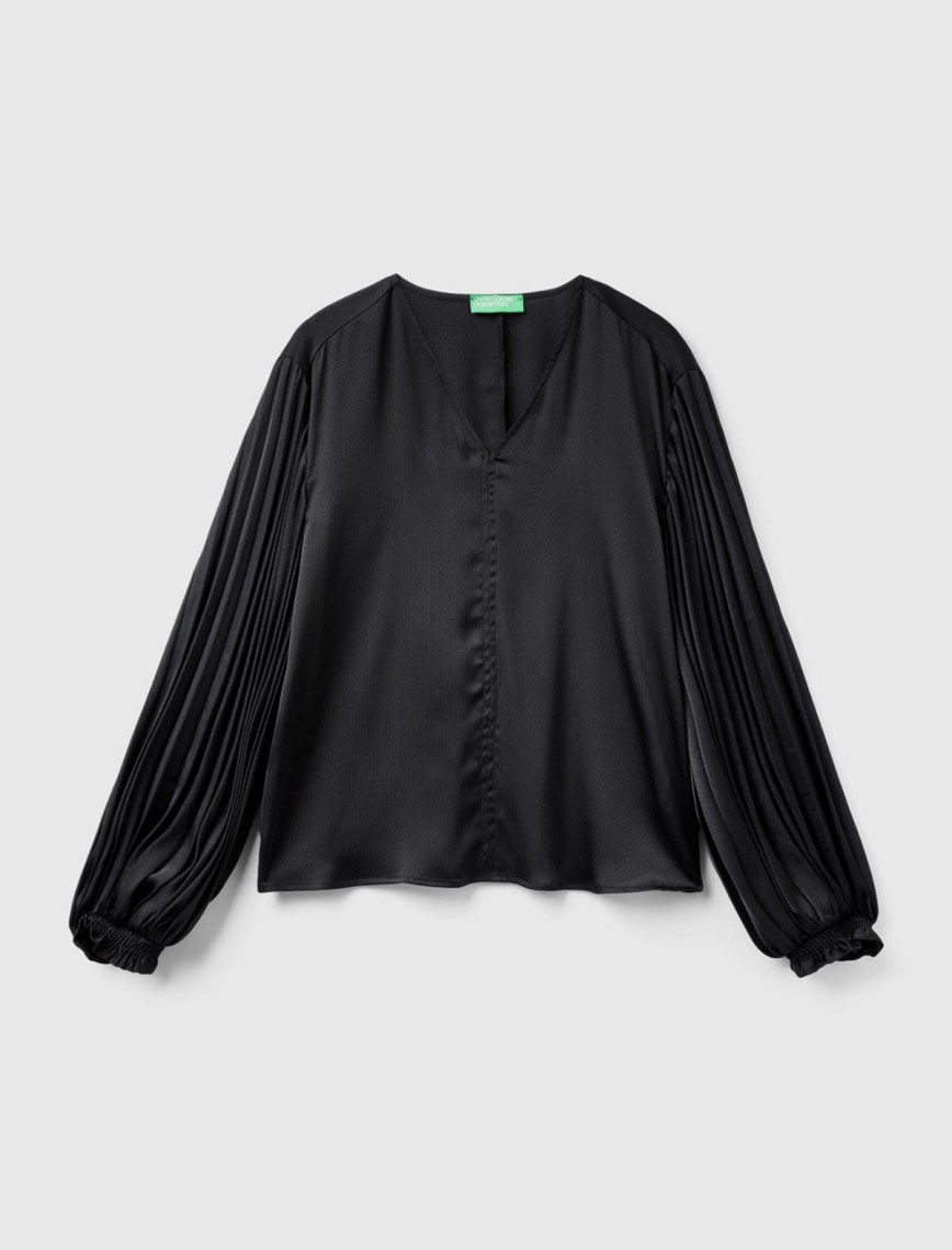 Kadın Siyah Kolları Detaylı V Yaka Bluz