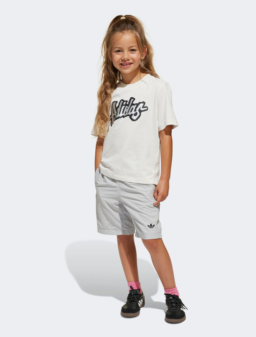 adidas Originals Çocuk Beyaz Şort Takımı adidas Originals Çocuk Beyaz Şort Takımı