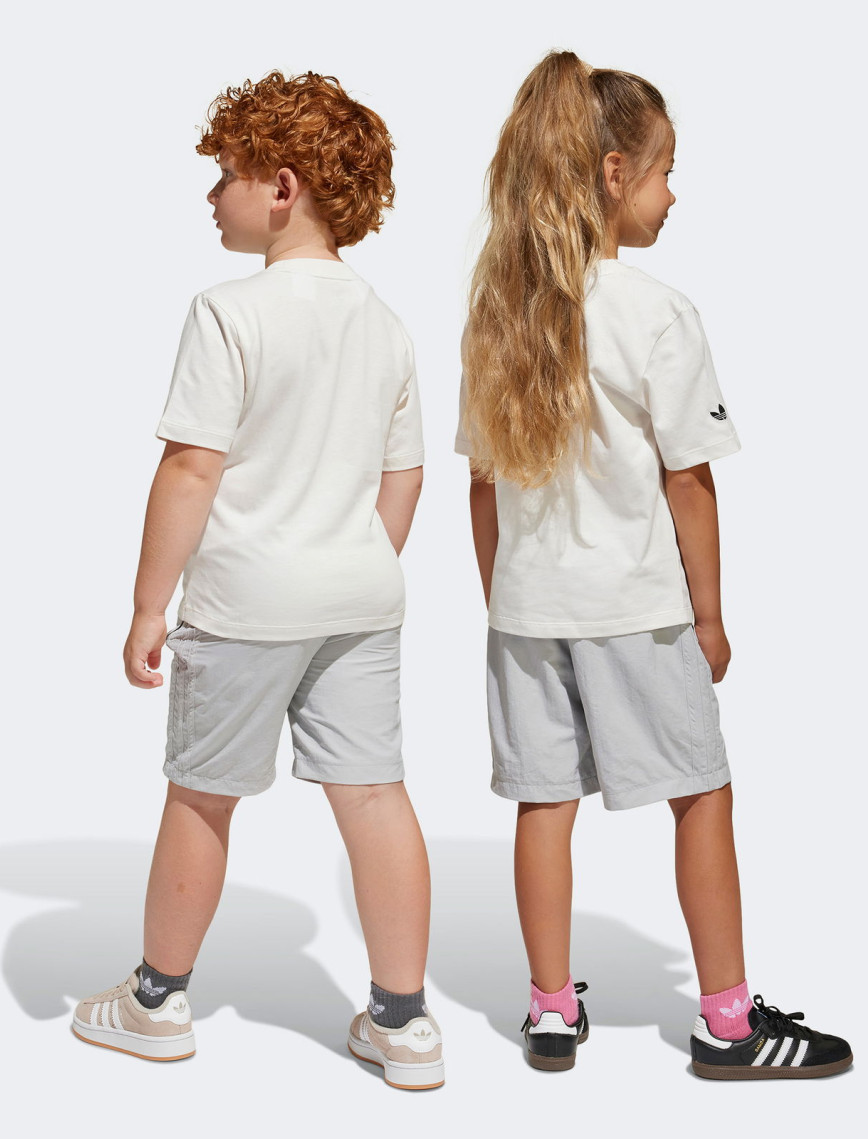 adidas Originals Çocuk Beyaz Şort Takımı adidas Originals Çocuk Beyaz Şort Takımı