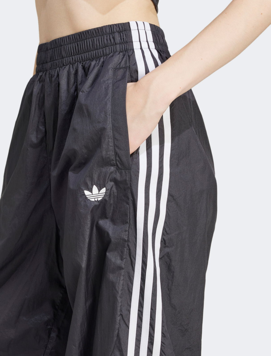 adidas Adicolor Teamgeist Oversized Kadın Siyah Eşofman Altı adidas Adicolor Teamgeist Oversized Kadın Siyah Eşofman Altı