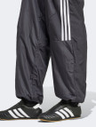 adidas Adicolor Teamgeist Oversized Kadın Siyah Eşofman Altı adidas Adicolor Teamgeist Oversized Kadın Siyah Eşofman Altı