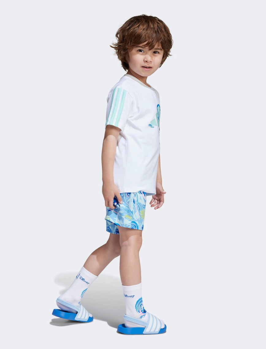 adidas Disney Lilo&Stich Çocuk Beyaz/Mavi Şort Takımı adidas Disney Lilo&Stich Çocuk Beyaz/Mavi Şort Takımı