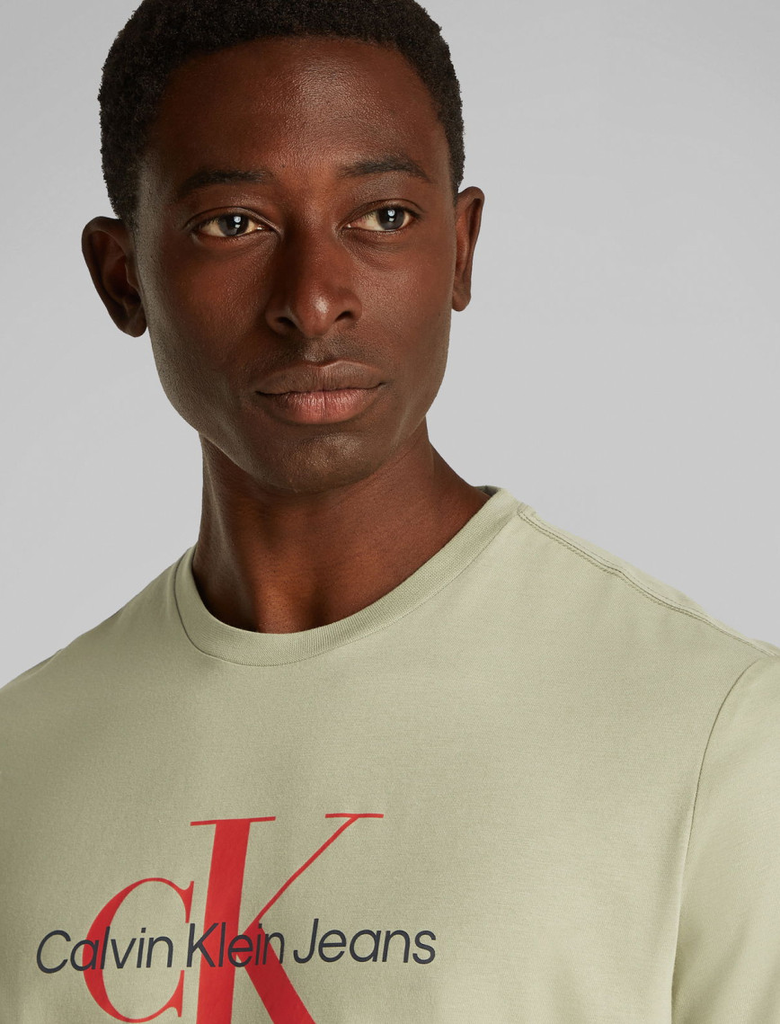 Calvin Klein Hero Monogram Erkek Yeşil T-Shirt Calvin Klein Hero Monogram Erkek Yeşil T-Shirt