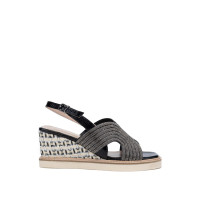 Tamer Tanca Kadın Hakiki Deri Siyah Topuklu Sandalet Tamer Tanca Kadın Hakiki Deri Siyah Topuklu Sandalet