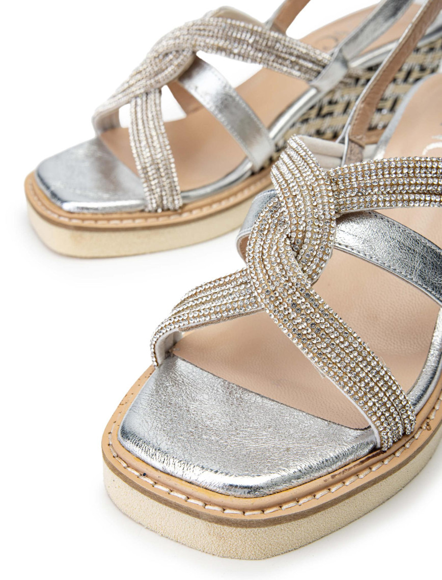 Tamer Tanca Kadın Hakiki Deri Gümüş Metalik Topuklu Sandalet