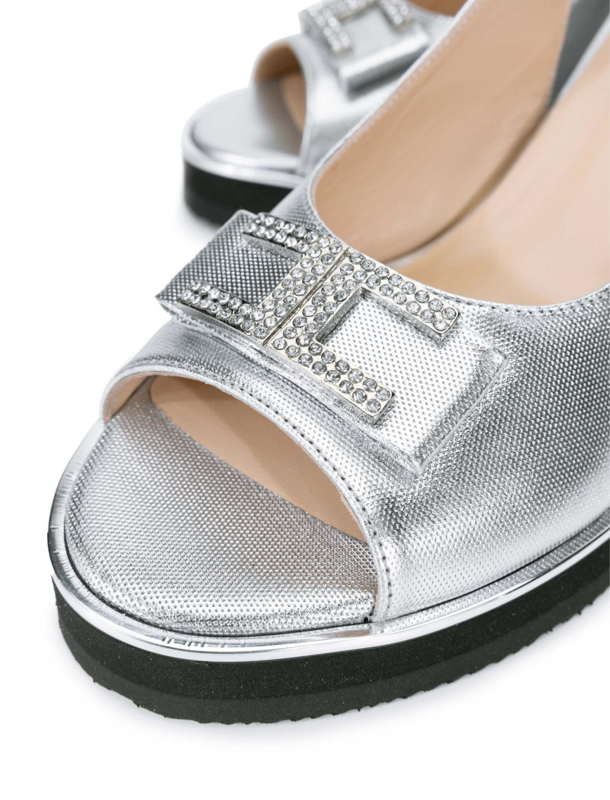 Tamer Tanca Kadın Hakiki Deri Gümüş Metalik Topuklu Sandalet