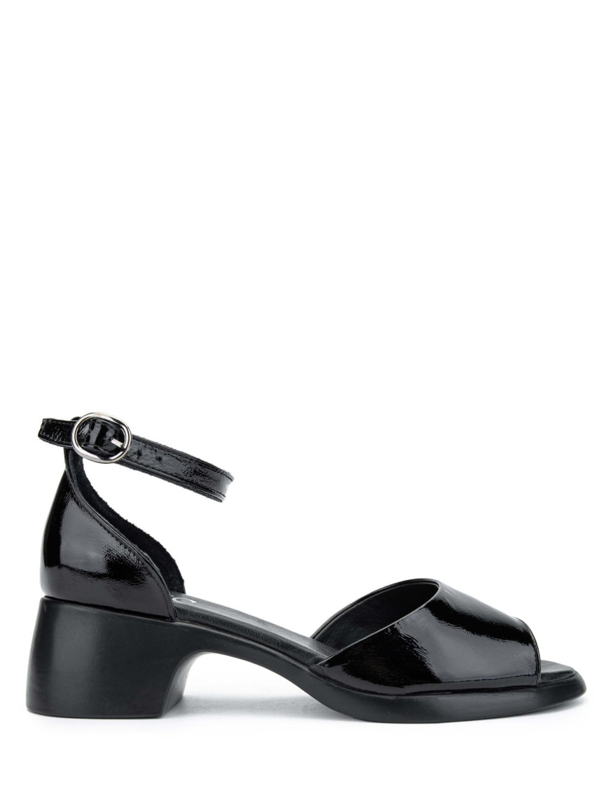 Tamer Tanca Kadın Hakiki Deri Siyah Rugan Topuklu Sandalet Tamer Tanca Kadın Hakiki Deri Siyah Rugan Topuklu Sandalet