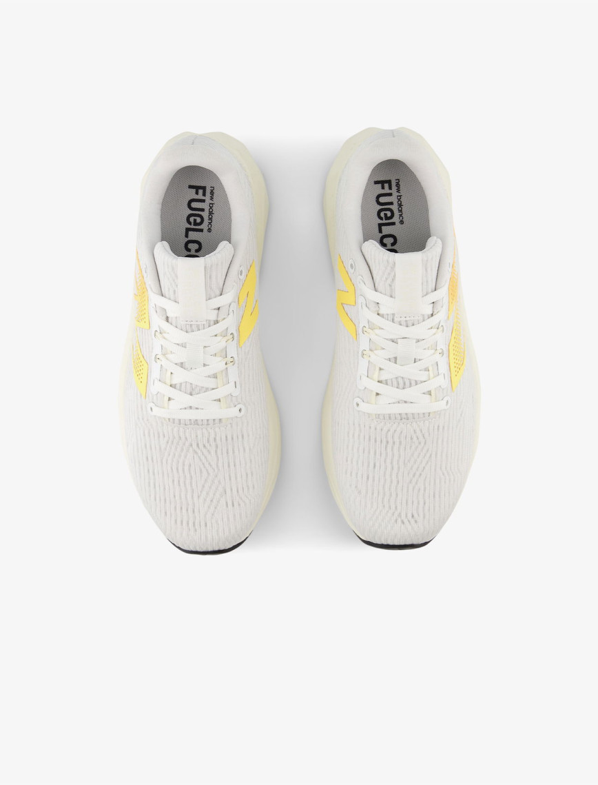 New Balance FuelCell Propel V5 Kadın Beyaz Koşu Ayakkabısı New Balance FuelCell Propel V5 Kadın Beyaz Koşu Ayakkabısı