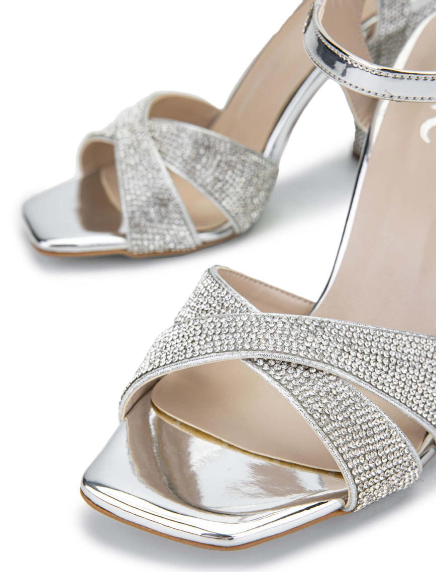 Tamer Tanca Kadın Vegan Gümüş Topuklu Sandalet Tamer Tanca Kadın Vegan Gümüş Topuklu Sandalet