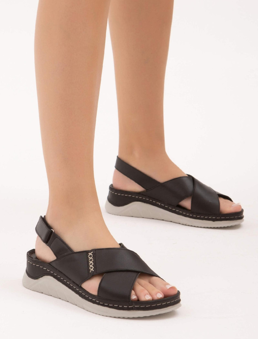 Tamer Tanca Kadın Hakiki Deri Siyah Günlük Sandalet Tamer Tanca Kadın Hakiki Deri Siyah Günlük Sandalet