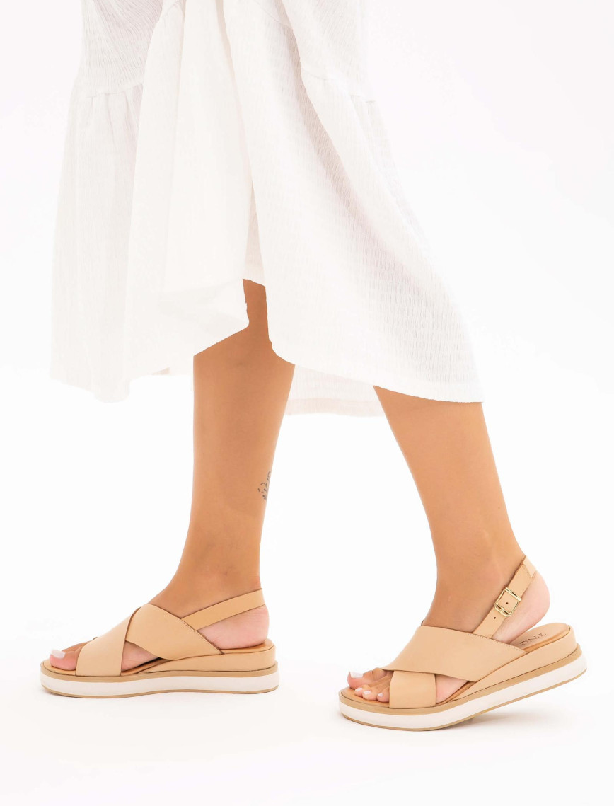 Tamer Tanca Kadın Hakiki Deri Bej Düz Sandalet