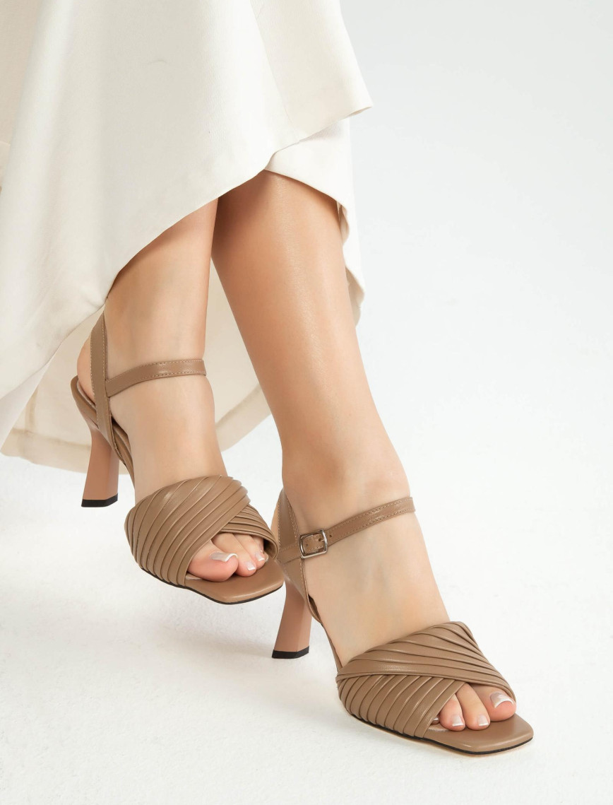 Tamer Tanca Kadın Hakiki Deri Vizon Topuklu Sandalet Tamer Tanca Kadın Hakiki Deri Vizon Topuklu Sandalet