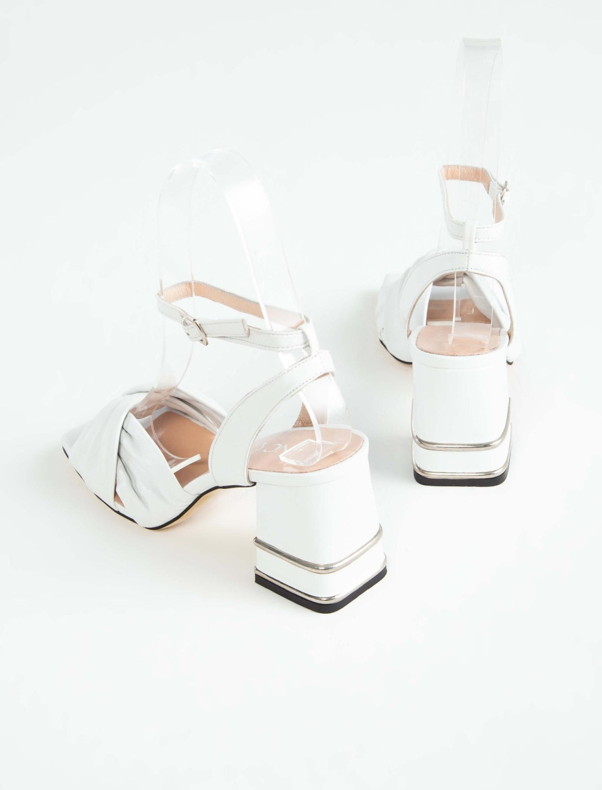 Tamer Tanca Kadın Hakiki Deri Beyaz Topuklu Sandalet Tamer Tanca Kadın Hakiki Deri Beyaz Topuklu Sandalet