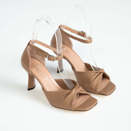 Tamer Tanca Kadın Hakiki Deri Bej Topuklu Sandalet