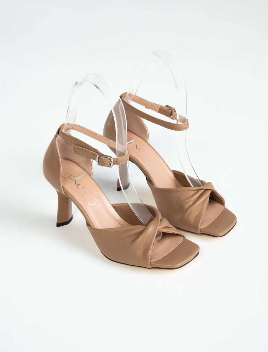 Tamer Tanca Kadın Hakiki Deri Siyah Deri Topuklu Sandalet