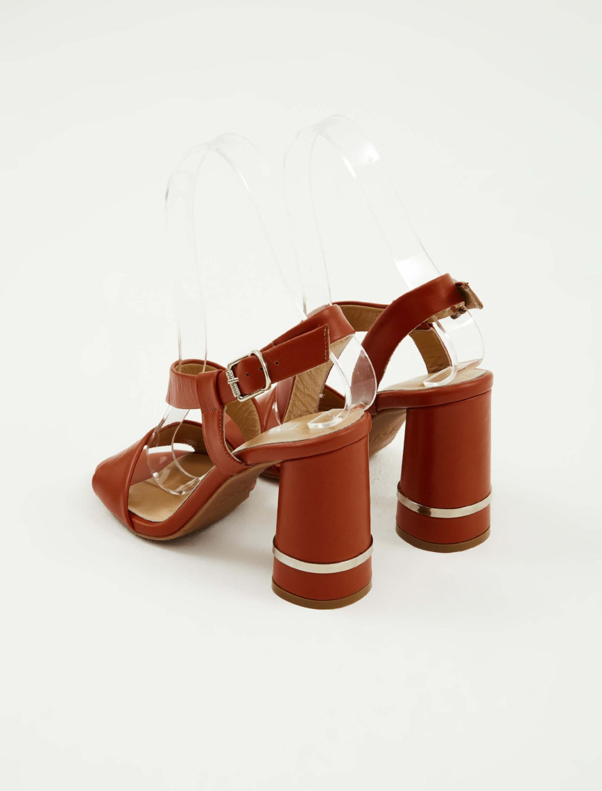 Tamer Tanca Kadın Hakiki Deri Kırmızı Topuklu Sandalet Tamer Tanca Kadın Hakiki Deri Kırmızı Topuklu Sandalet