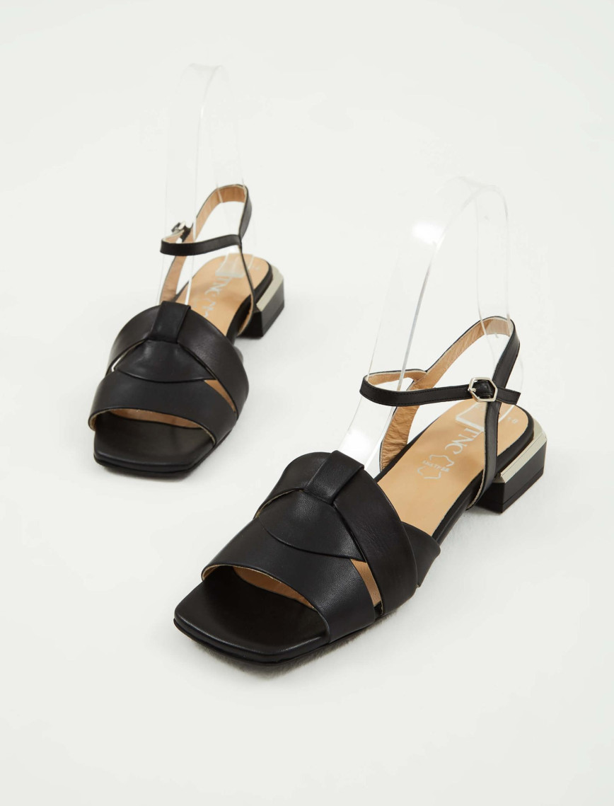 Tamer Tanca Kadın Hakiki Deri Siyah Deri Topuklu Sandalet Tamer Tanca Kadın Hakiki Deri Siyah Deri Topuklu Sandalet