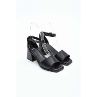 Tamer Tanca Kadın Vegan Siyah Topuklu Sandalet Tamer Tanca Kadın Vegan Siyah Topuklu Sandalet