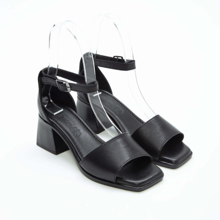 Tamer Tanca Kadın Vegan Siyah Topuklu Sandalet Tamer Tanca Kadın Vegan Siyah Topuklu Sandalet