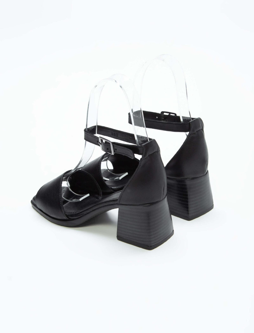 Tamer Tanca Kadın Vegan Siyah Topuklu Sandalet Tamer Tanca Kadın Vegan Siyah Topuklu Sandalet